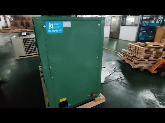 Unité de condensation refroidie à l'air avec évaporateur.
